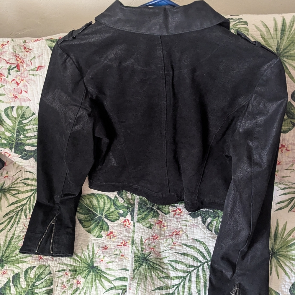 Levi's Black Leather Jacket Classic Denim Style - Picture 2 of 2